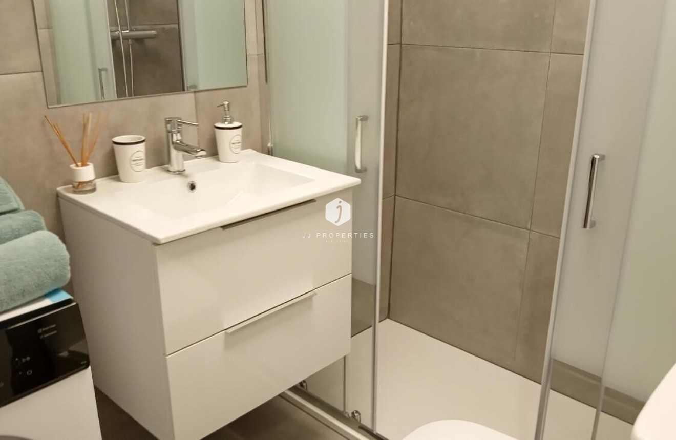 Tweedehands - Appartement / flat -
Torrevieja - CENTRE