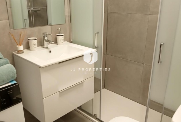 Tweedehands - Appartement / flat -
Torrevieja - CENTRE