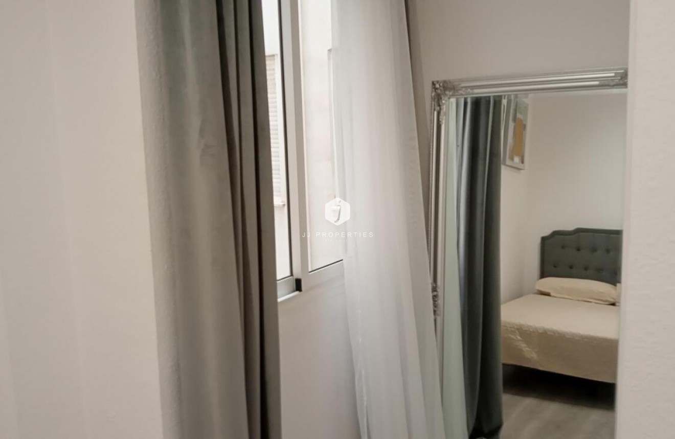 Tweedehands - Appartement / flat -
Torrevieja - CENTRE