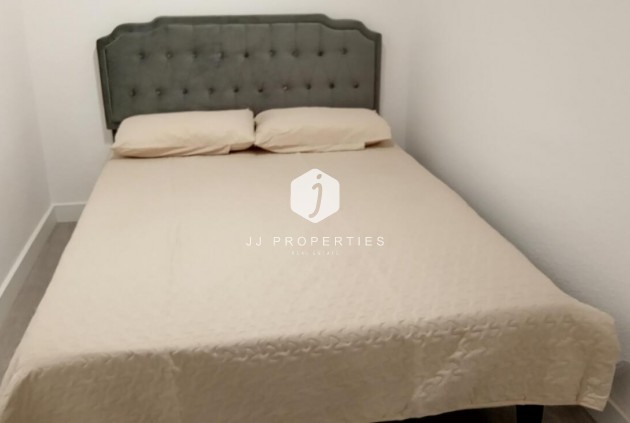 Tweedehands - Appartement / flat -
Torrevieja - CENTRE