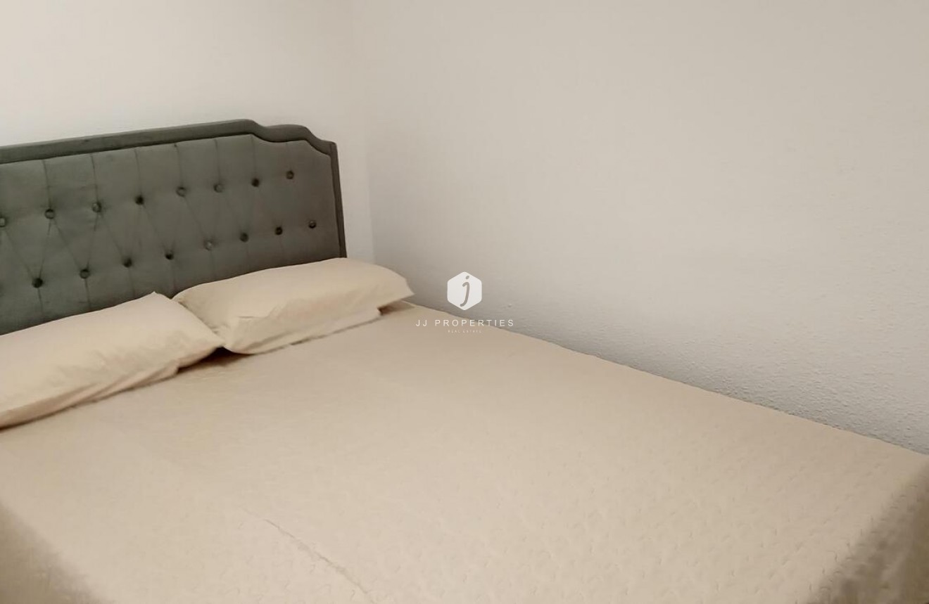 Tweedehands - Appartement / flat -
Torrevieja - CENTRE