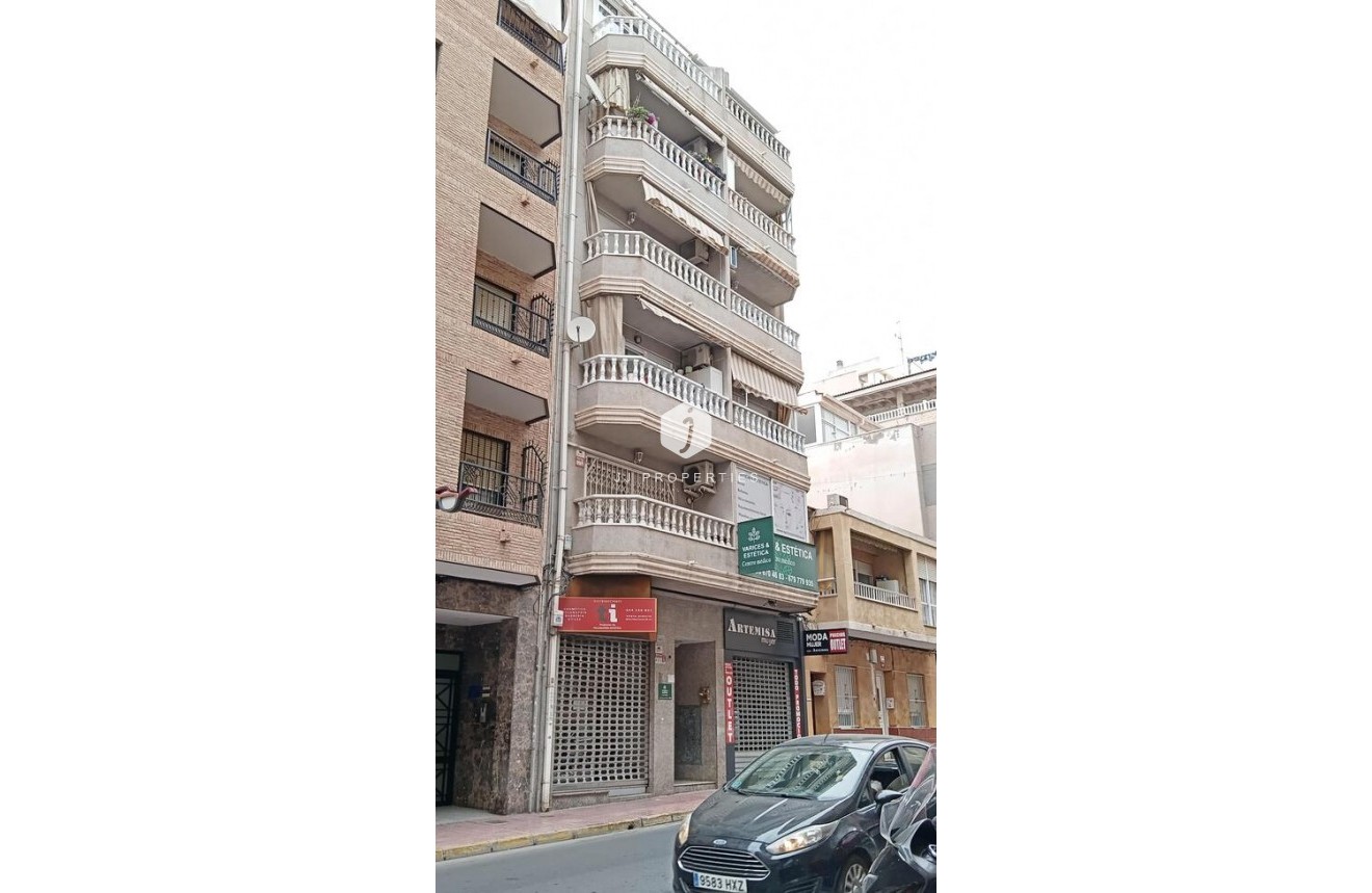 Tweedehands - Appartement / flat -
Torrevieja - CENTRE