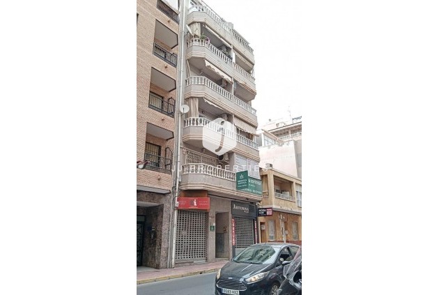 Tweedehands - Appartement / flat -
Torrevieja - CENTRE