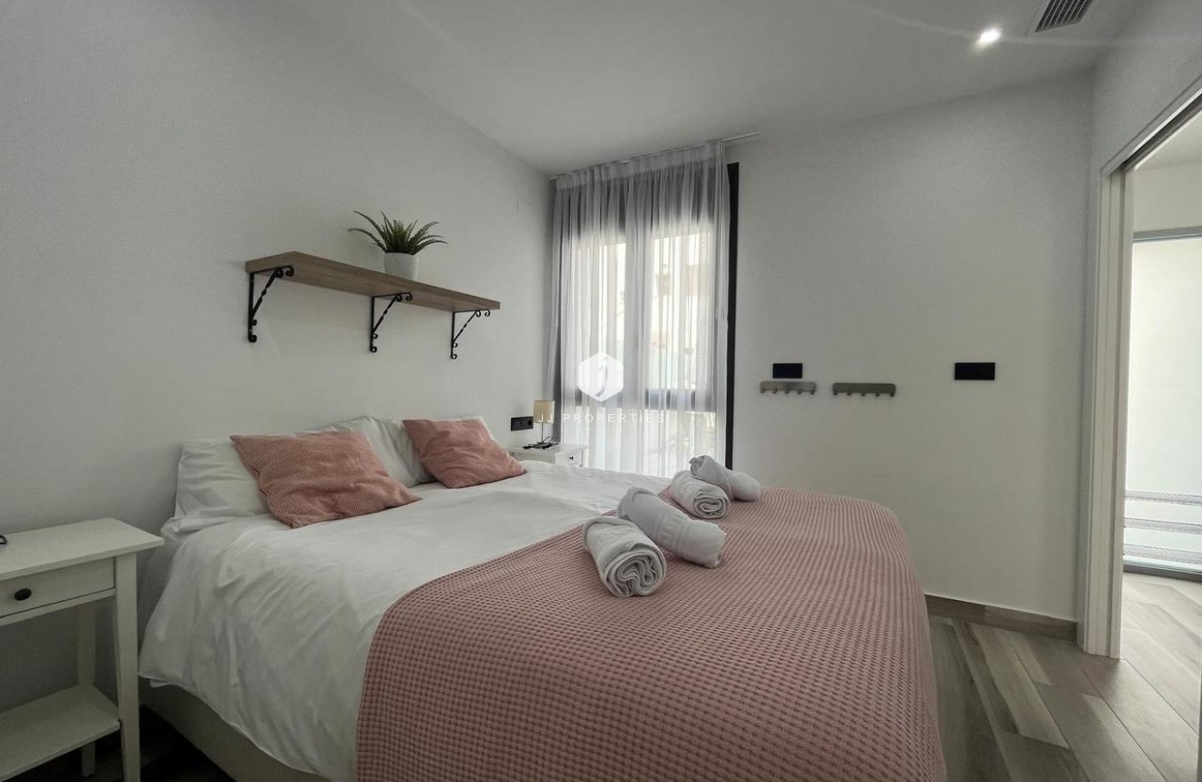 Tweedehands - Villa -
Los Balcones - Costa Blanca