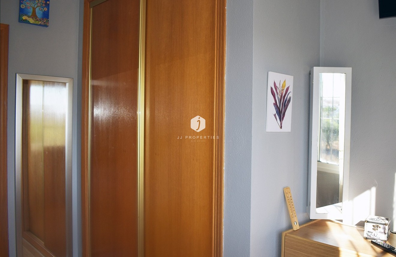 Z drugiej ręki - Szalet -
Torrevieja