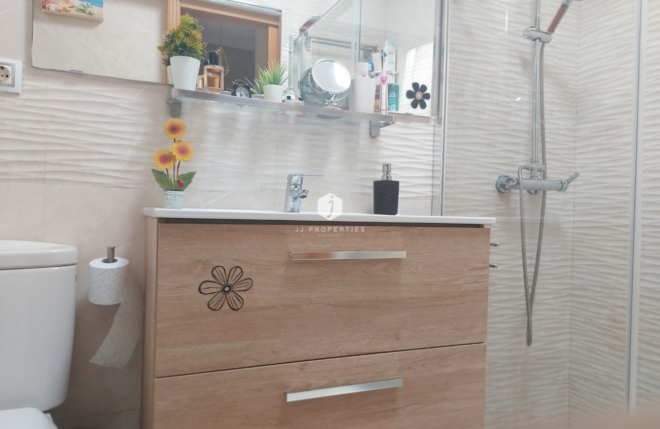 Z drugiej ręki - Szalet -
Torrevieja