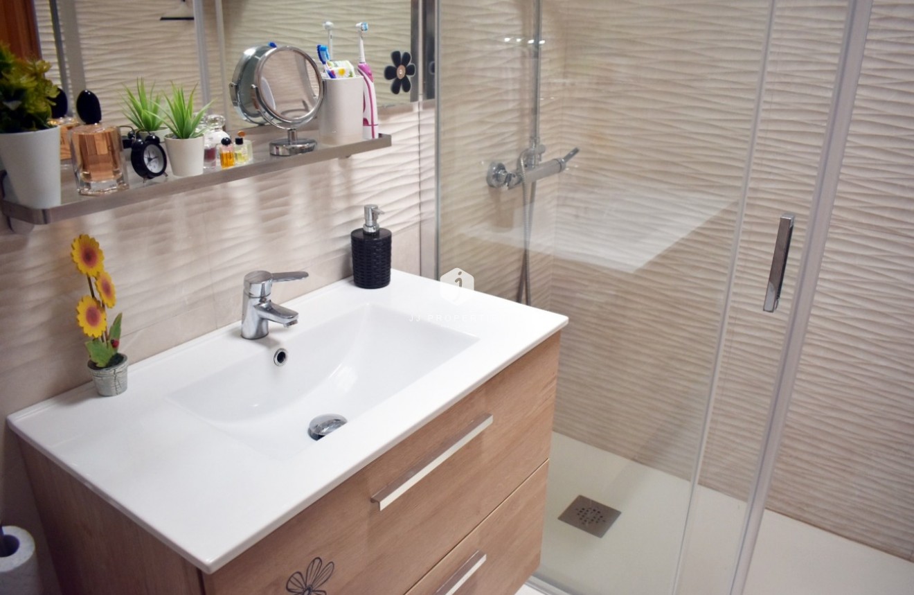 Z drugiej ręki - Szalet -
Torrevieja