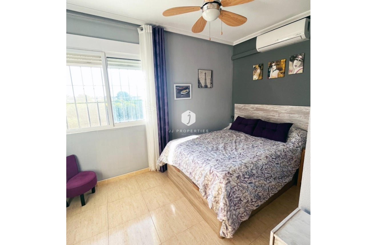 Z drugiej ręki - Szalet -
Torrevieja