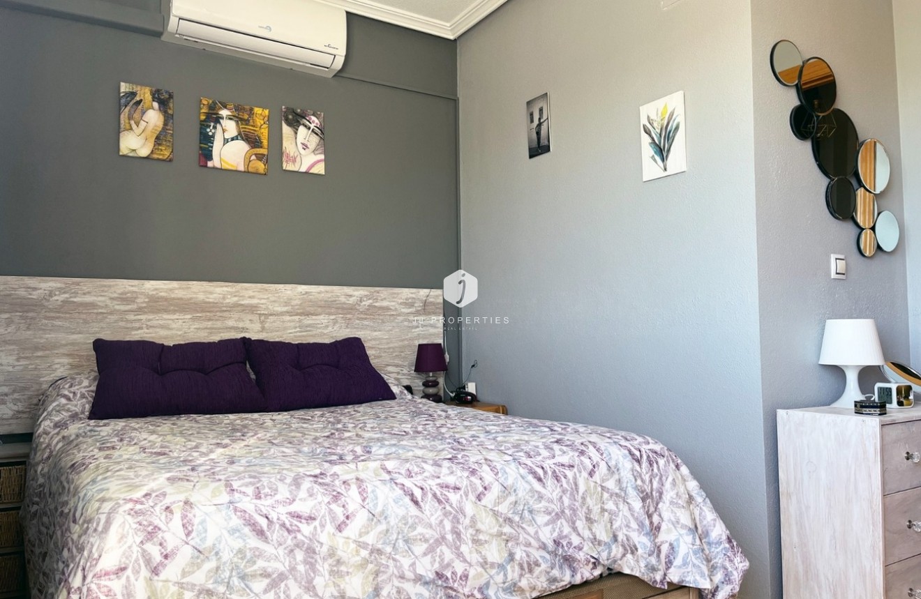 Z drugiej ręki - Szalet -
Torrevieja