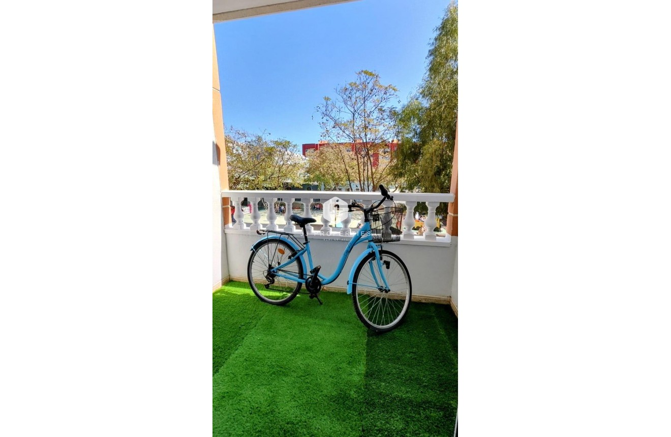 Tweedehands - Appartement / flat -
Torrevieja - Playa de los Locos