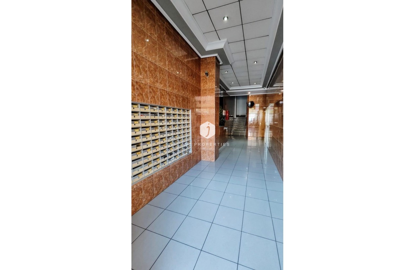 Tweedehands - Appartement / flat -
Torrevieja - Playa de los Locos