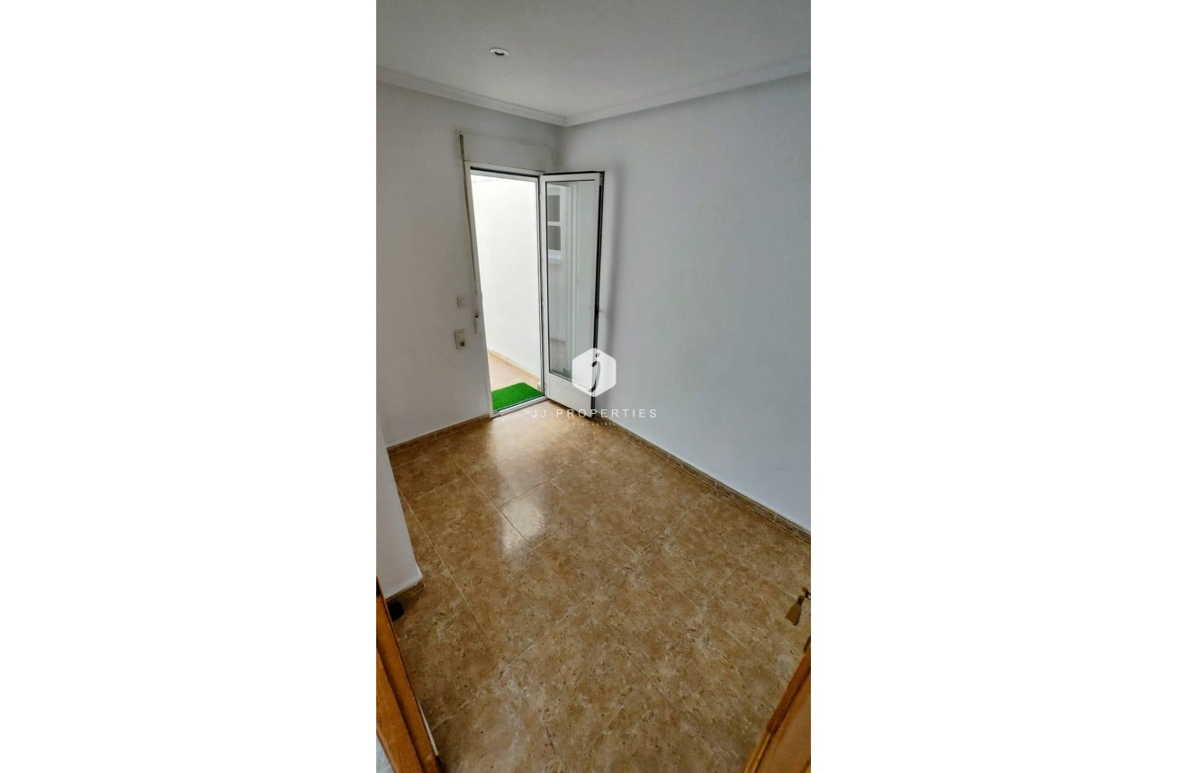 Tweedehands - Appartement / flat -
Torrevieja - Playa de los Locos