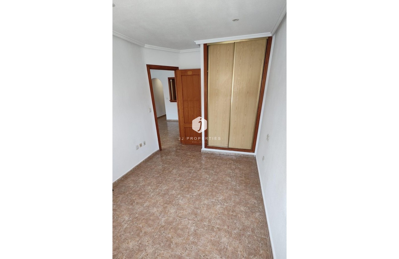 Tweedehands - Appartement / flat -
Torrevieja - Playa de los Locos