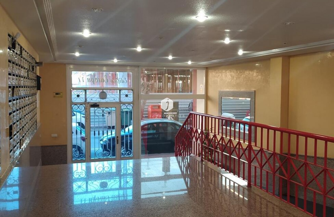 Segunda mano - Apartamento / piso -
Torrevieja - PARQUE DE LAS NACIONES