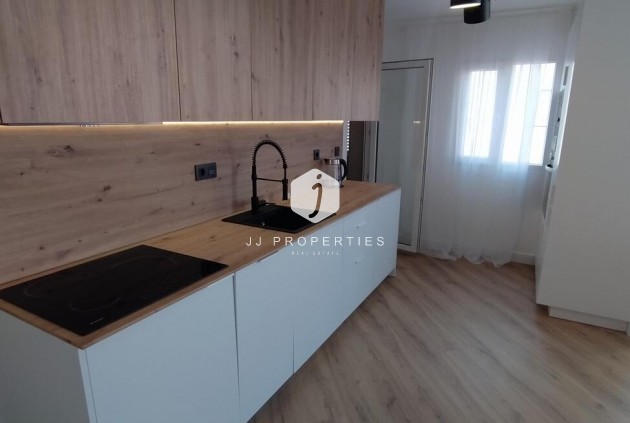 Segunda mano - Apartamento / piso -
Torrevieja - PARQUE DE LAS NACIONES