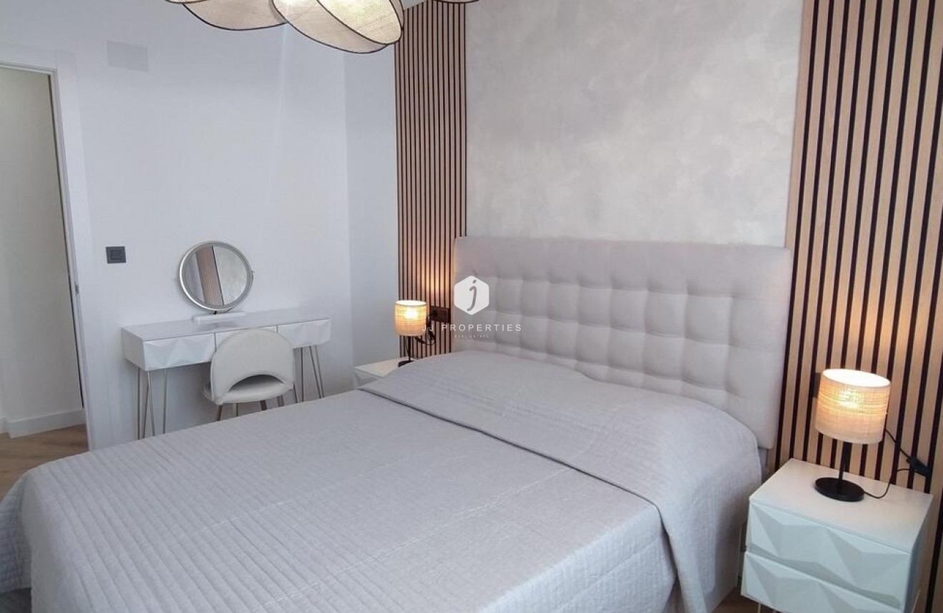 Segunda mano - Apartamento / piso -
Torrevieja - PARQUE DE LAS NACIONES