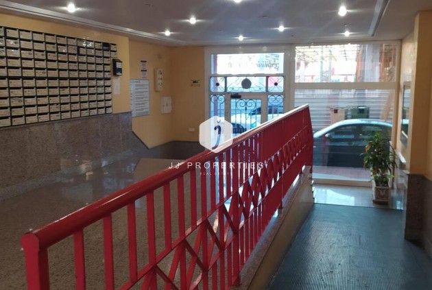 Segunda mano - Apartamento / piso -
Torrevieja - PARQUE DE LAS NACIONES