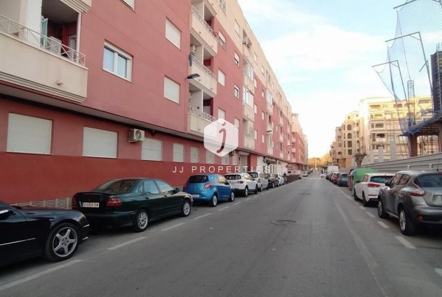 Segunda mano - Apartamento / piso -
Torrevieja - PARQUE DE LAS NACIONES