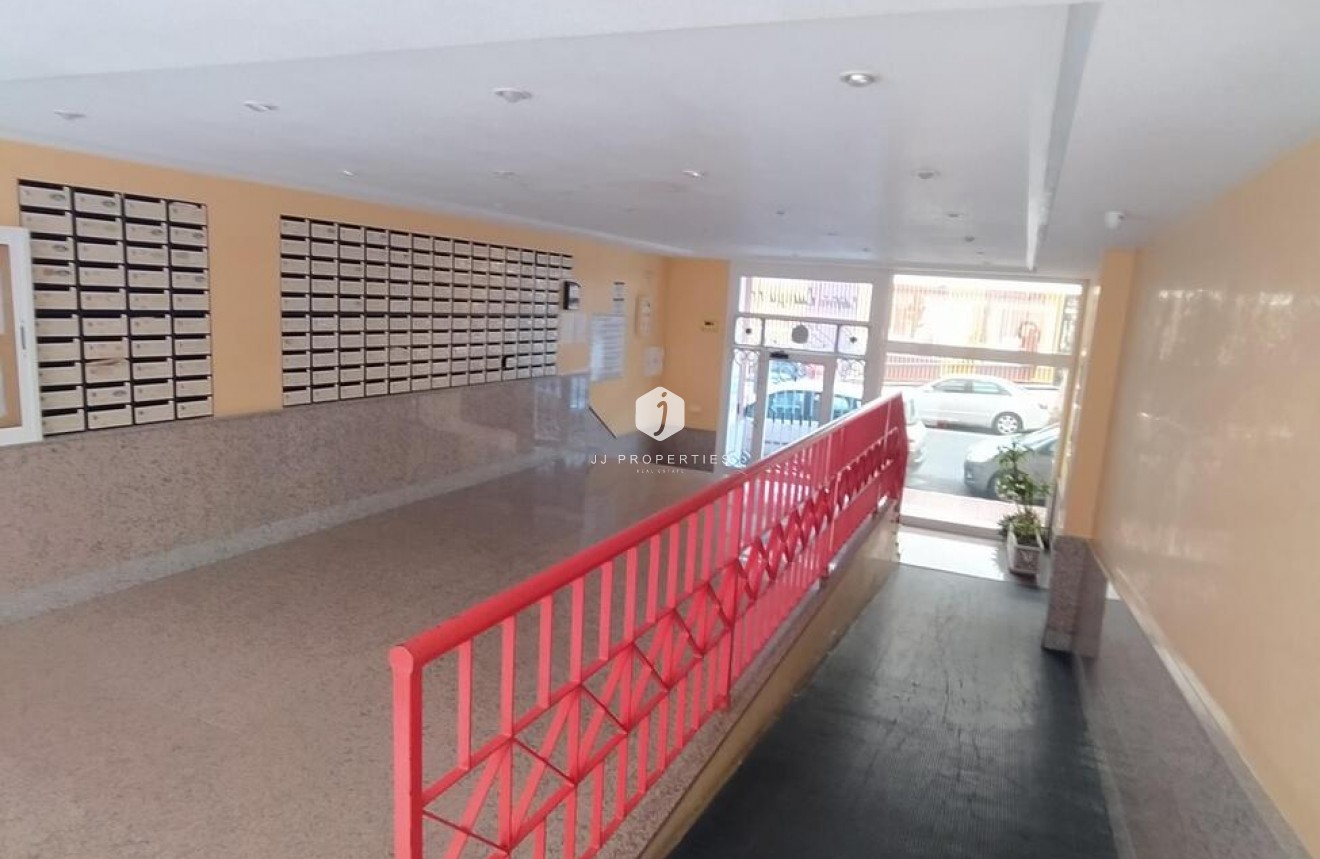 Segunda mano - Apartamento / piso -
Torrevieja - PARQUE DE LAS NACIONES