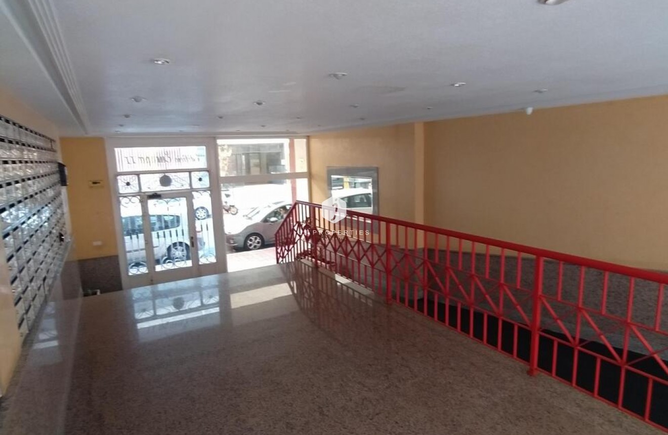 Segunda mano - Apartamento / piso -
Torrevieja - PARQUE DE LAS NACIONES