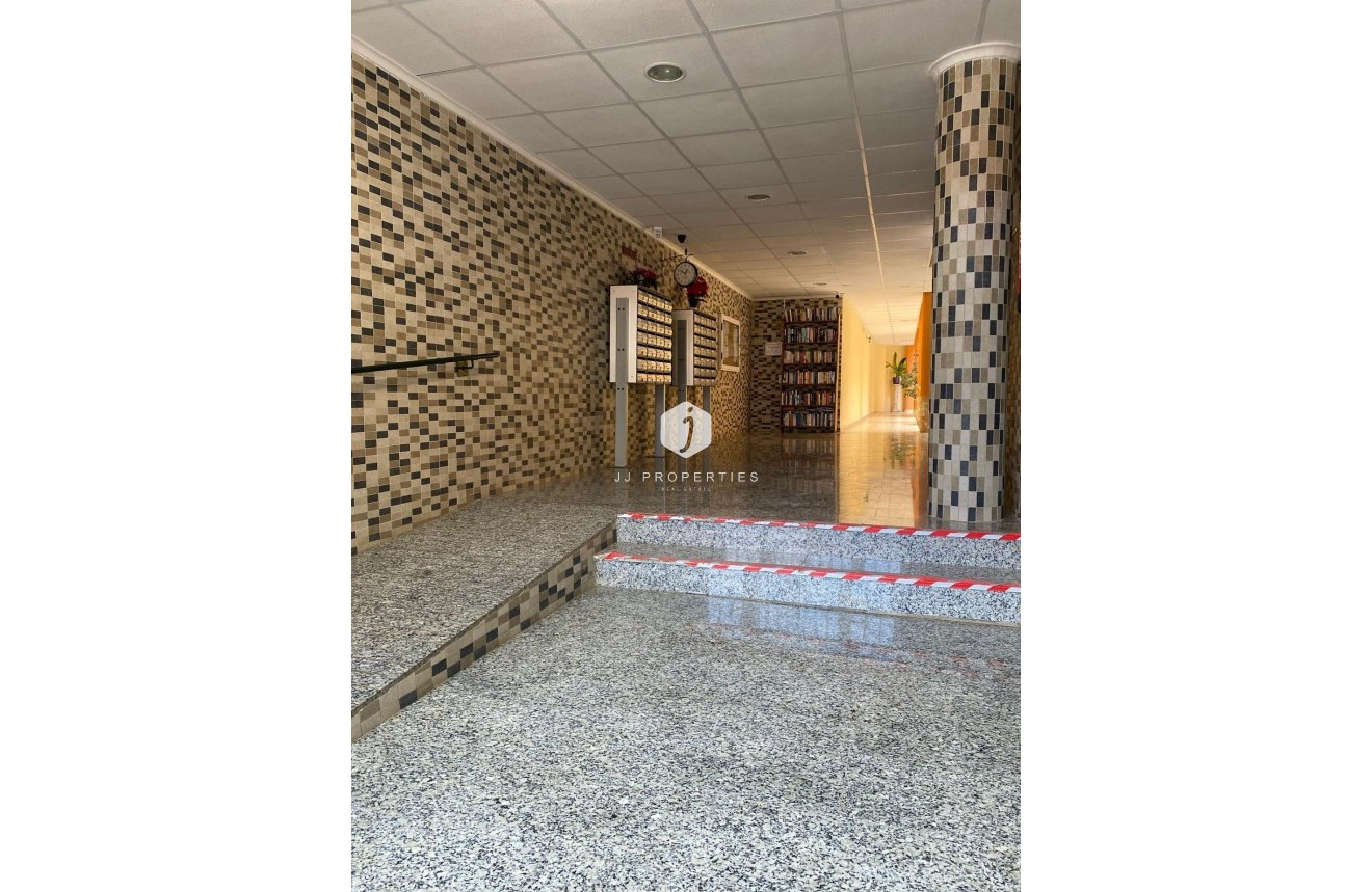Resale - Apartment / flat -
San Miguel de Salinas - Pueblo 9