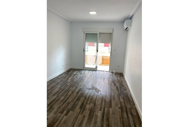 Resale - Apartment / flat -
San Miguel de Salinas - Pueblo 9