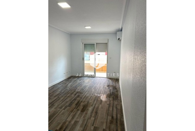 Resale - Apartment / flat -
San Miguel de Salinas - Pueblo 9