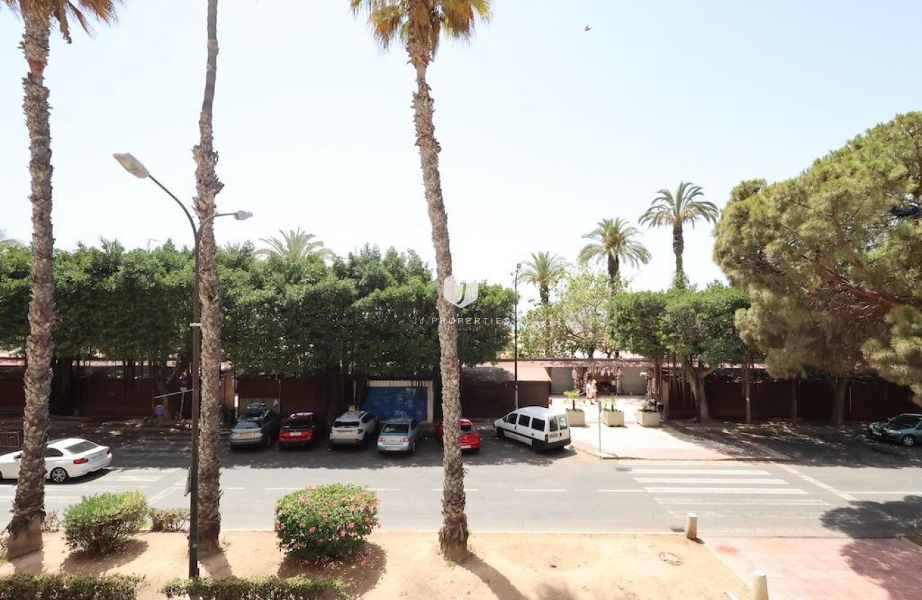 Tweedehands - Appartement / flat -
Torrevieja - Costa Blanca