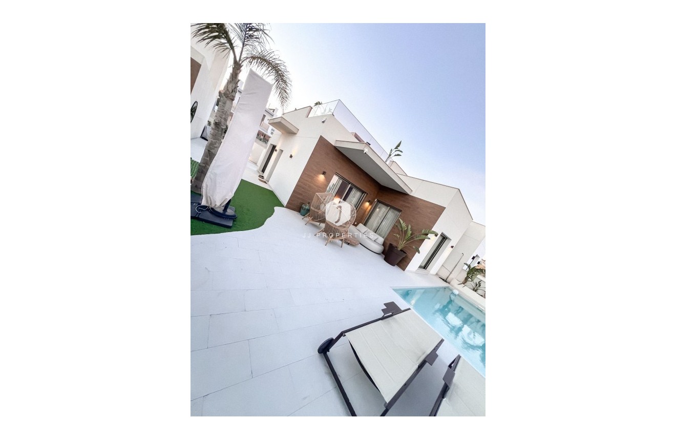 Tweedehands - Villa -
San Miguel de Salinas - Inland