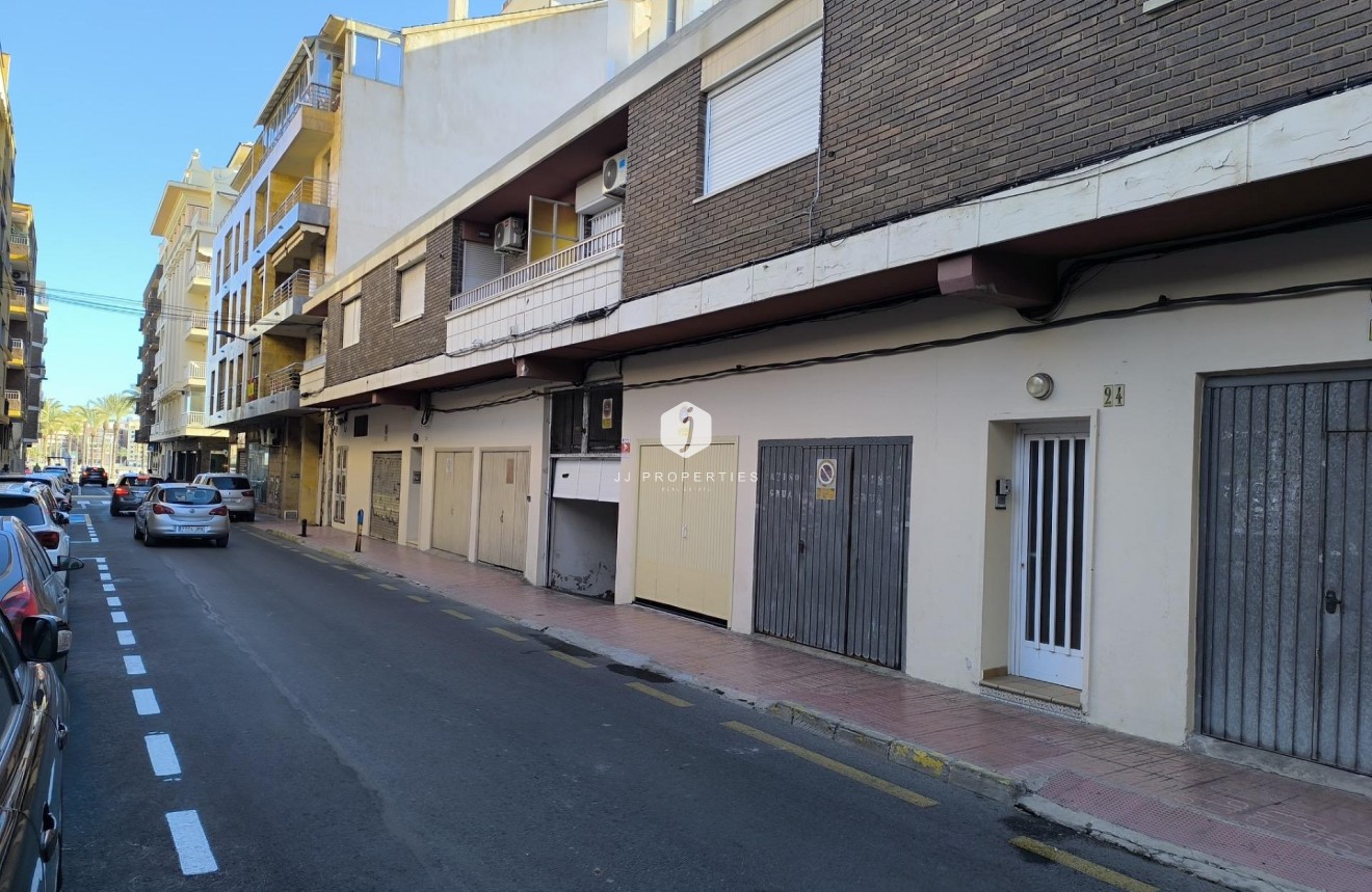 Tweedehands - Appartement / flat -
Torrevieja - Las Piscinas Naturales
