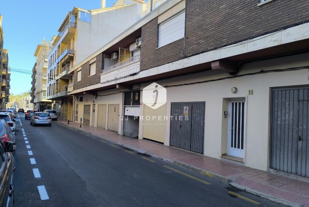 Tweedehands - Appartement / flat -
Torrevieja - Las Piscinas Naturales