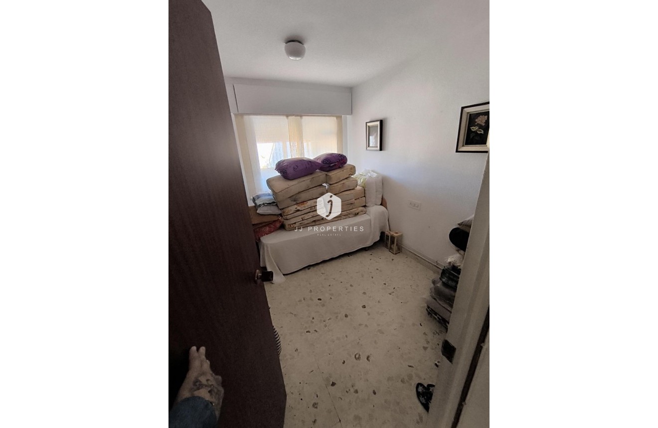 Tweedehands - Appartement / flat -
Torrevieja - Las Piscinas Naturales