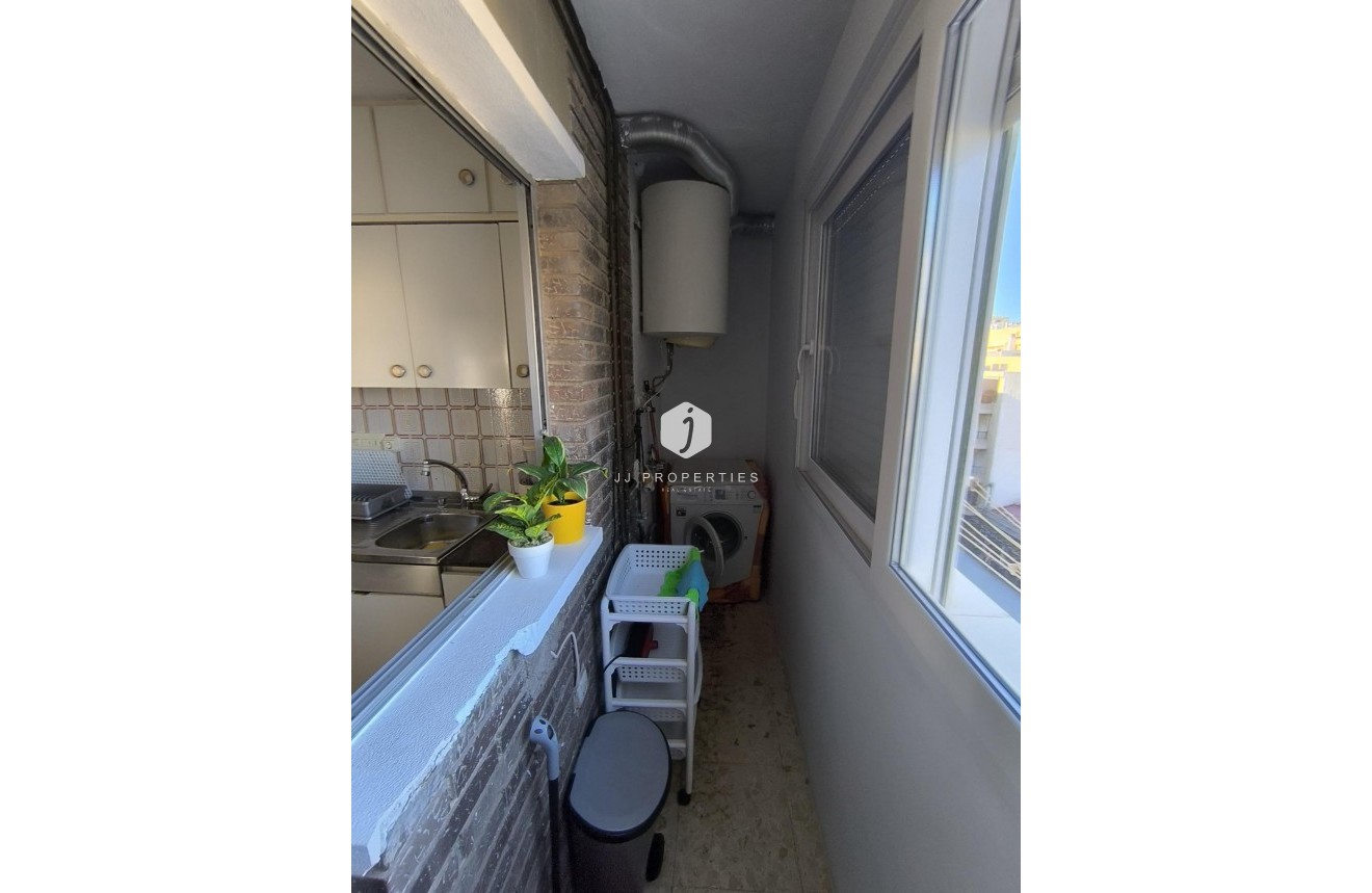 Tweedehands - Appartement / flat -
Torrevieja - Las Piscinas Naturales