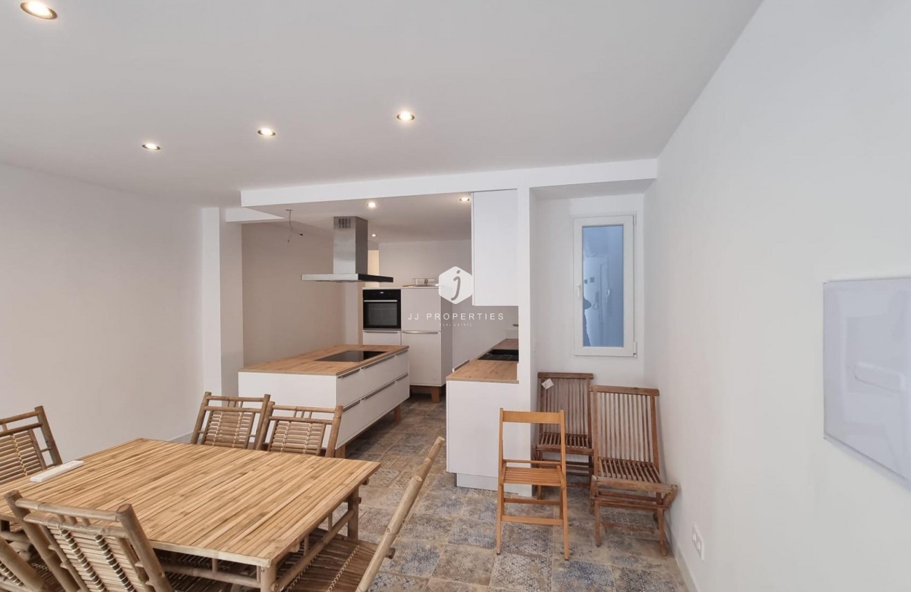 Z drugiej ręki - Mieszkanie w bloku -
Torrevieja