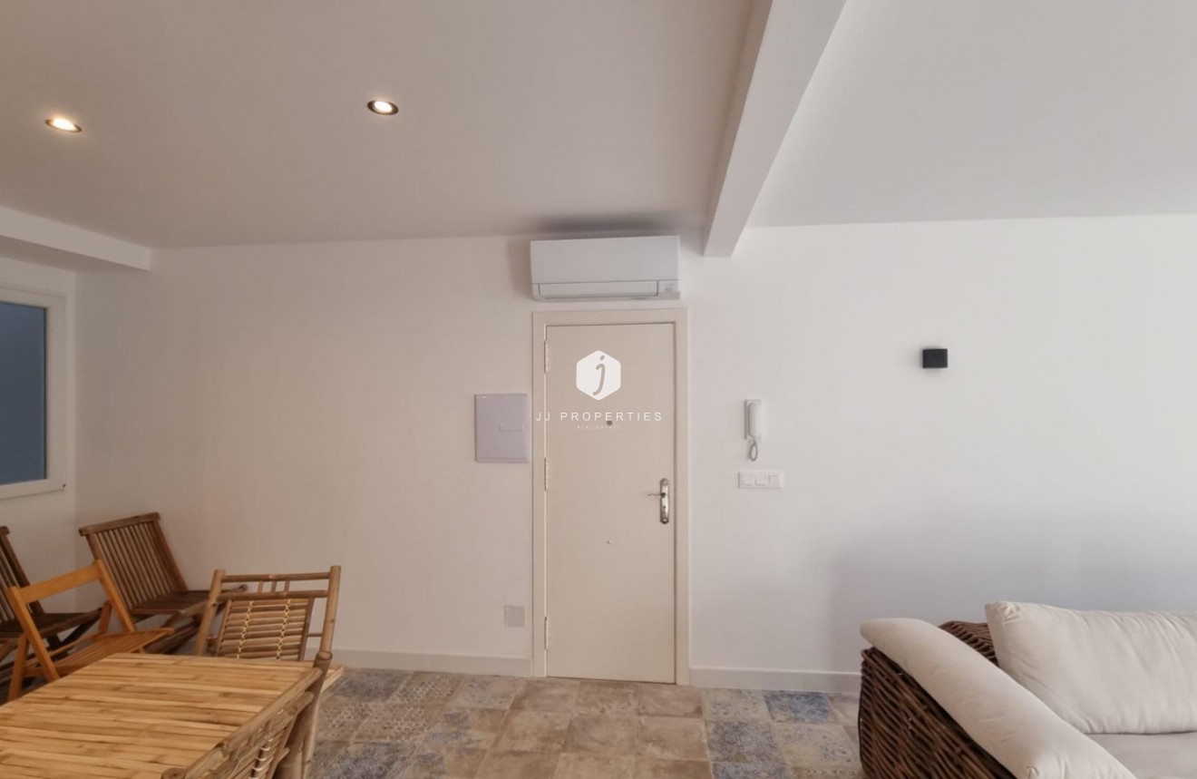 Z drugiej ręki - Mieszkanie w bloku -
Torrevieja