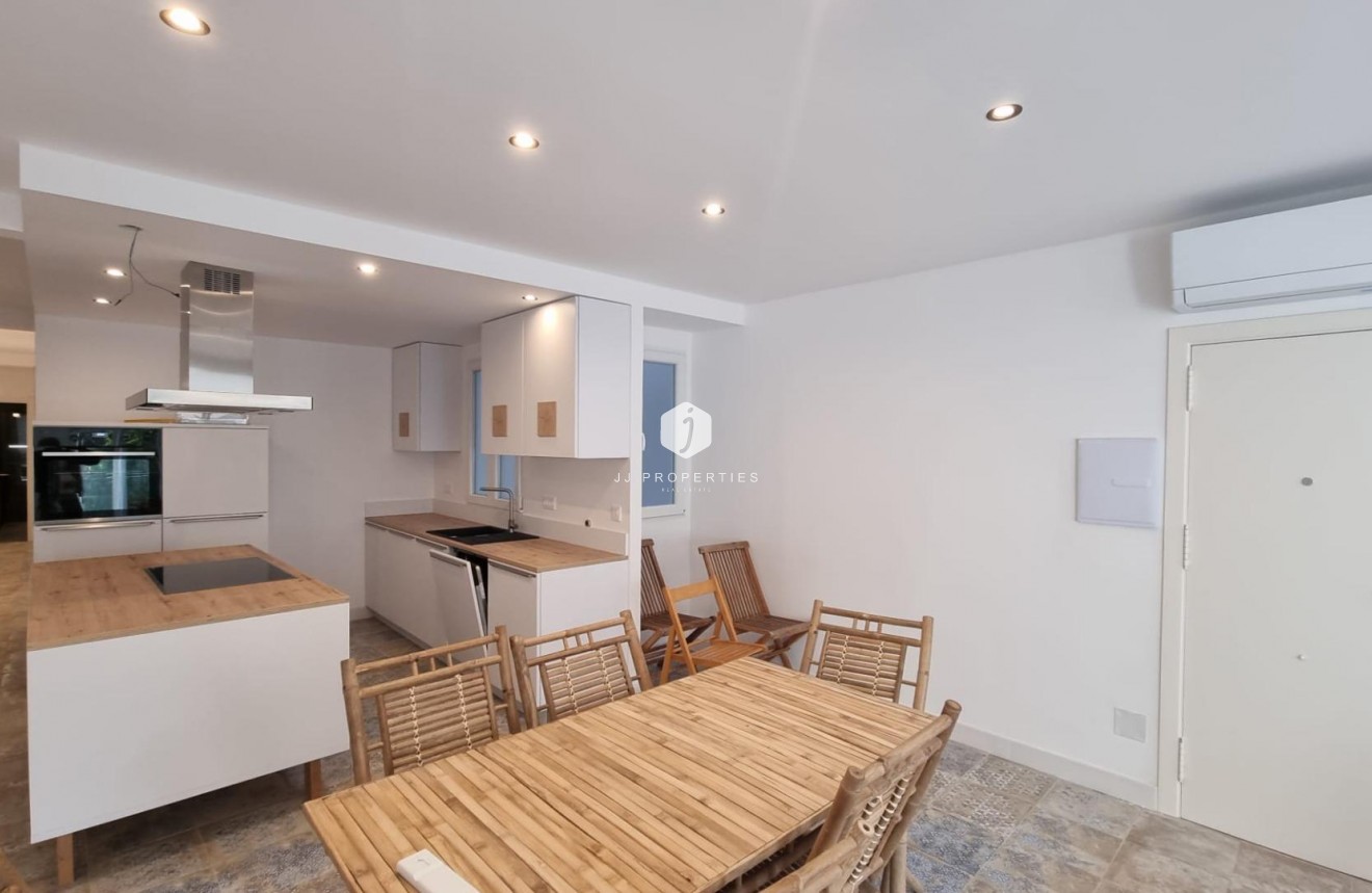 Z drugiej ręki - Mieszkanie w bloku -
Torrevieja