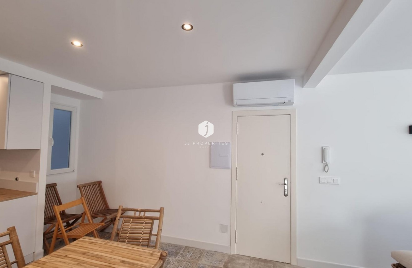 Z drugiej ręki - Mieszkanie w bloku -
Torrevieja