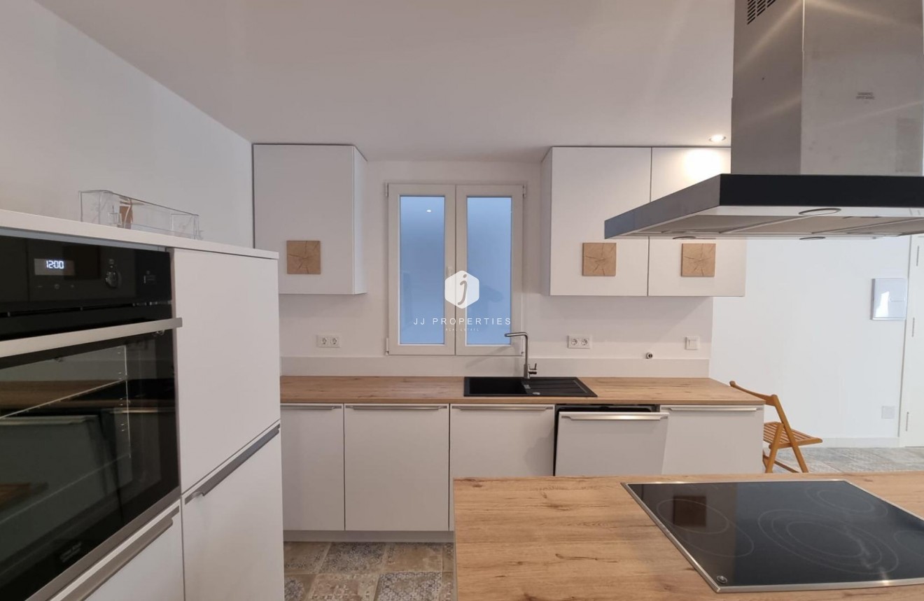 Z drugiej ręki - Mieszkanie w bloku -
Torrevieja