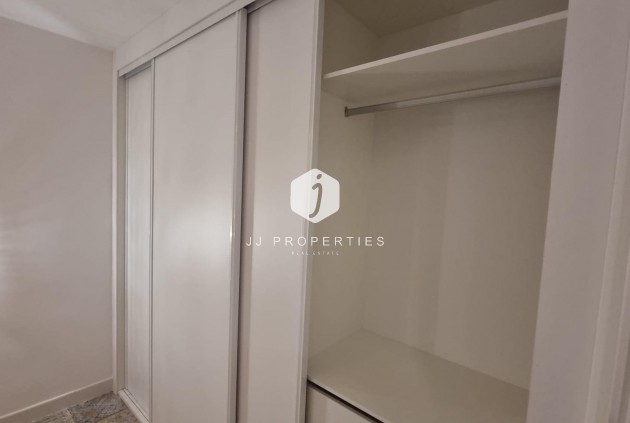 Z drugiej ręki - Mieszkanie w bloku -
Torrevieja