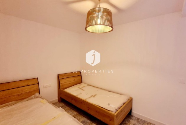 Z drugiej ręki - Mieszkanie w bloku -
Torrevieja