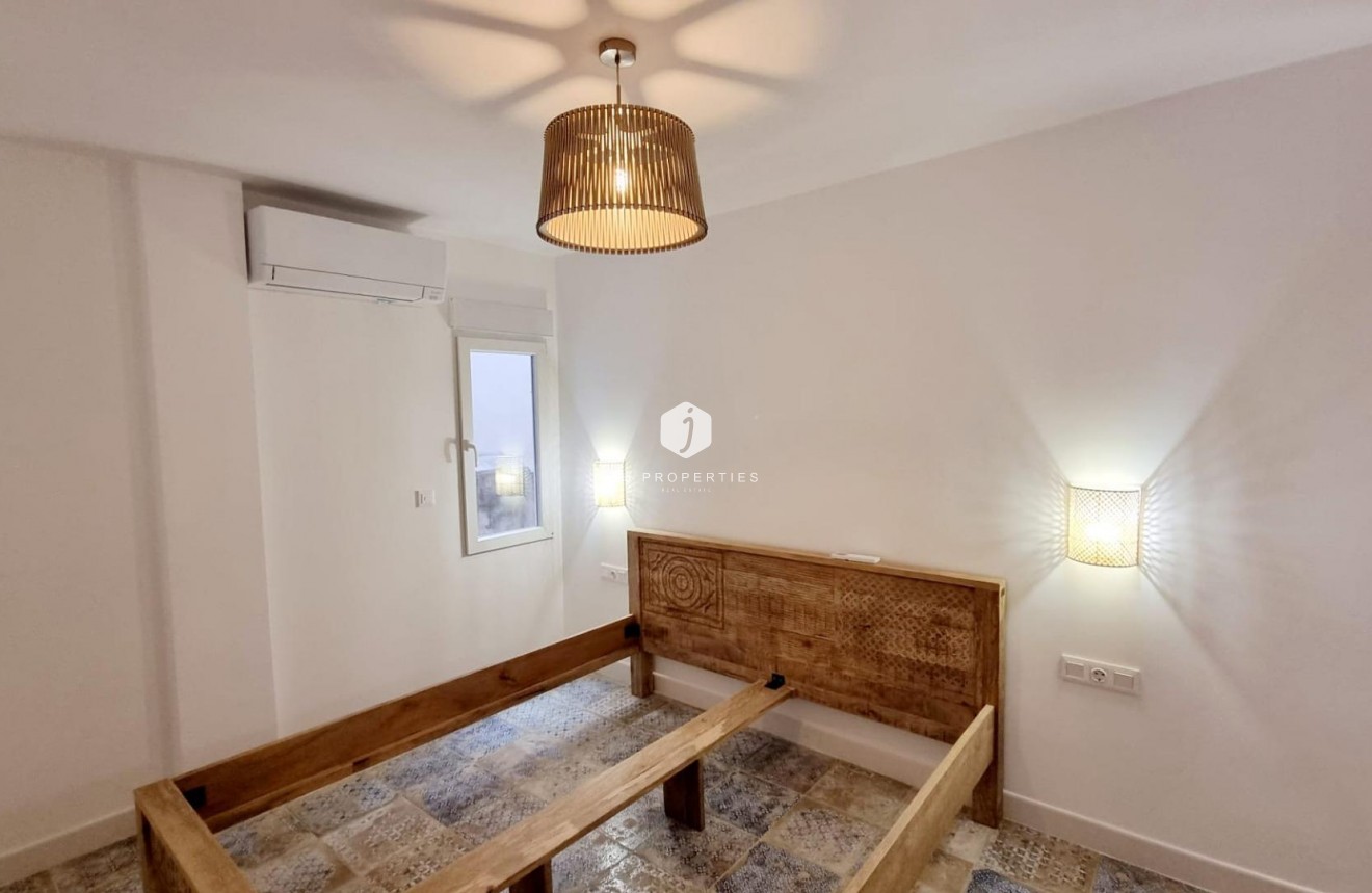 Z drugiej ręki - Mieszkanie w bloku -
Torrevieja