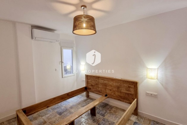 Z drugiej ręki - Mieszkanie w bloku -
Torrevieja