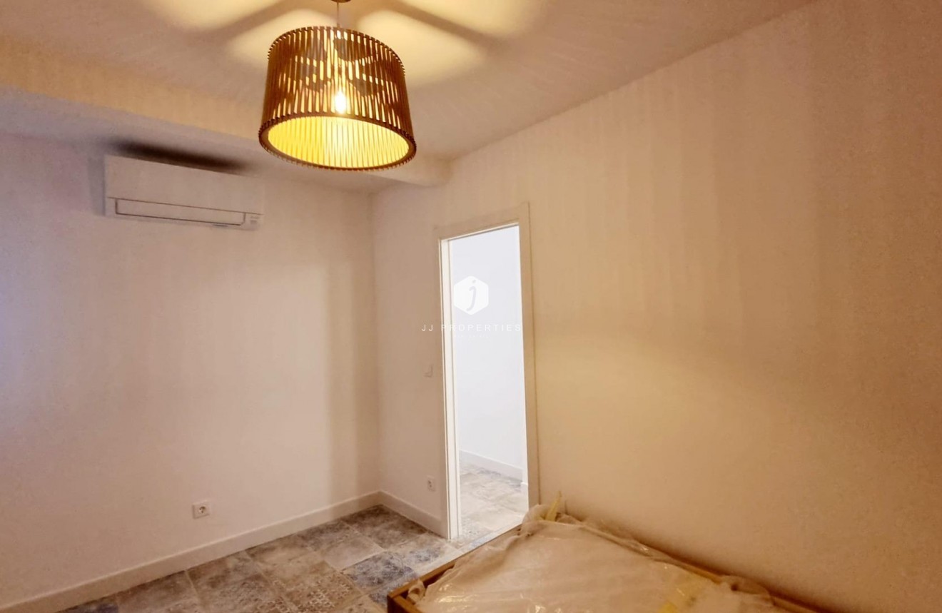 Z drugiej ręki - Mieszkanie w bloku -
Torrevieja