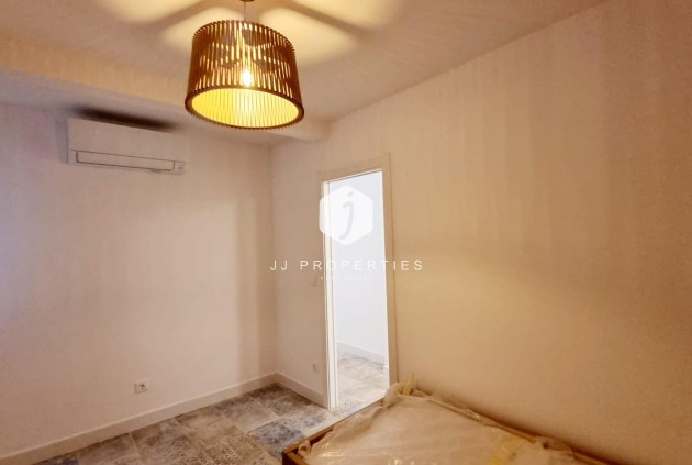 Z drugiej ręki - Mieszkanie w bloku -
Torrevieja