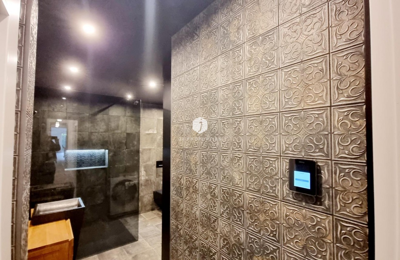 Z drugiej ręki - Mieszkanie w bloku -
Torrevieja