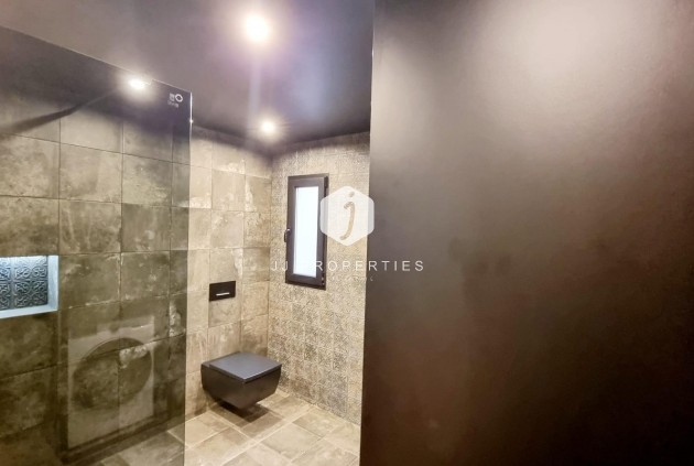 Z drugiej ręki - Mieszkanie w bloku -
Torrevieja