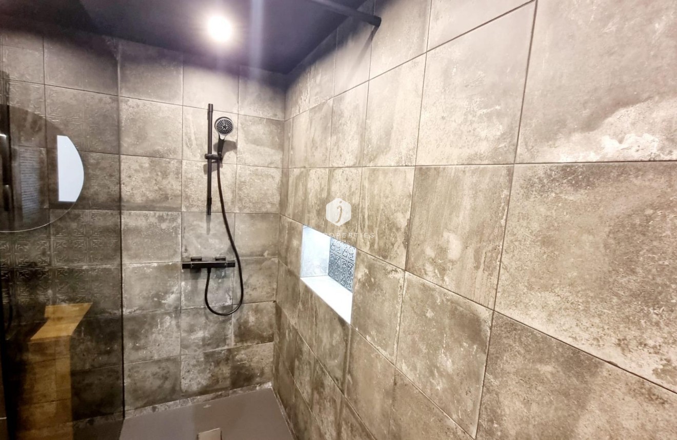 Z drugiej ręki - Mieszkanie w bloku -
Torrevieja