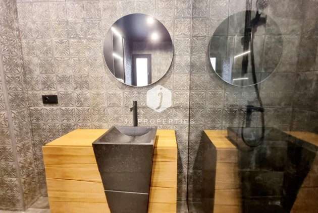 Z drugiej ręki - Mieszkanie w bloku -
Torrevieja