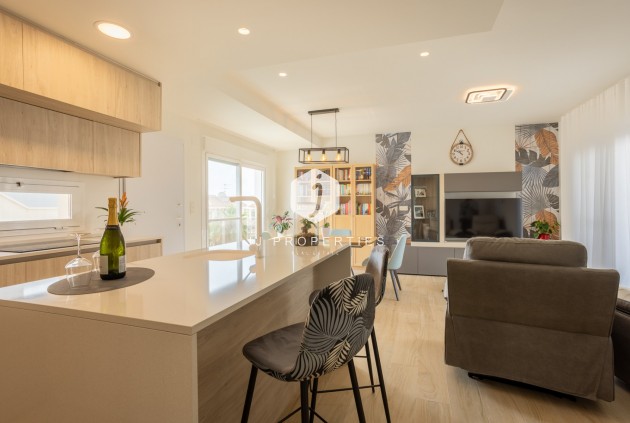 Tweedehands - Appartement / flat -
San Miguel de Salinas - Inland