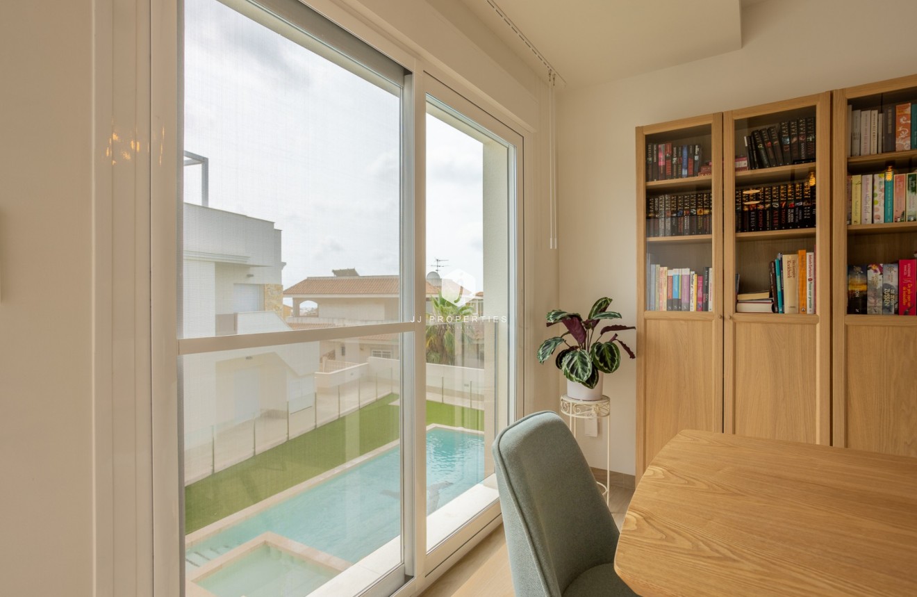 Tweedehands - Appartement / flat -
San Miguel de Salinas - Inland